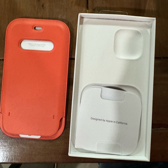 iPhone 12 12pro Sleeve (Pink) - Picture 2 of 5